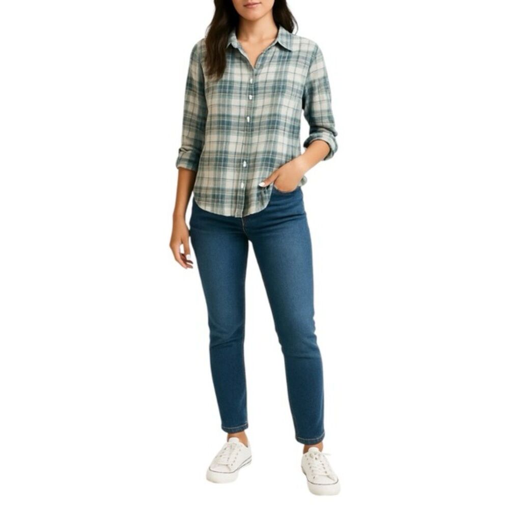 Daytrip Womenβs Plaid Button Up Shirt | Size Small